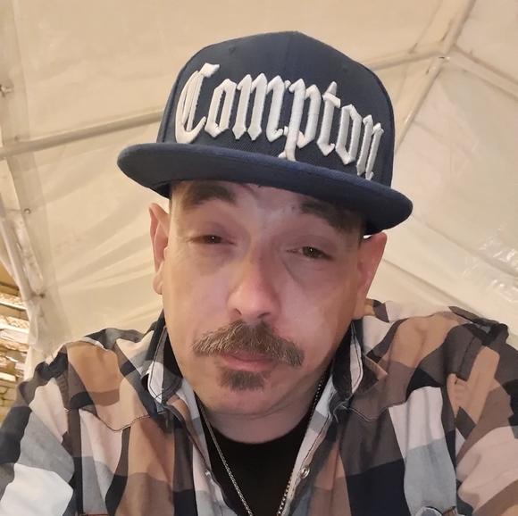 Meet your Posher, Edward - Picture 1 of 1